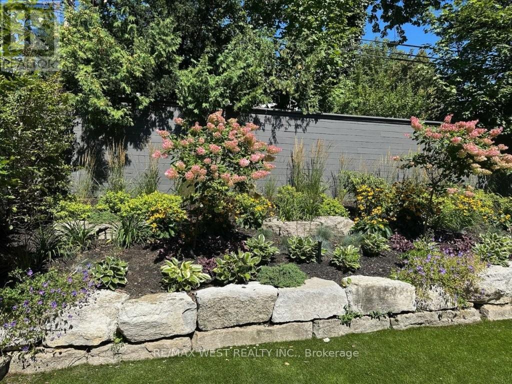 36 Sir Williams Lane, Toronto, ON - Outdoor