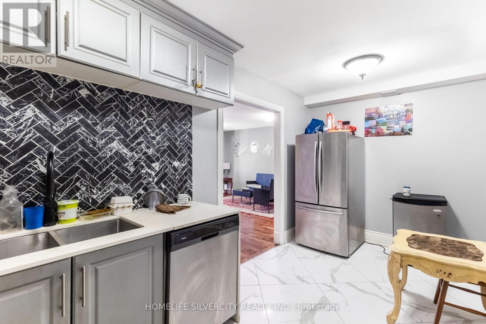 96 - 90 Lawrence Avenue, Orangeville, ON - Indoor Photo Showing Kitchen