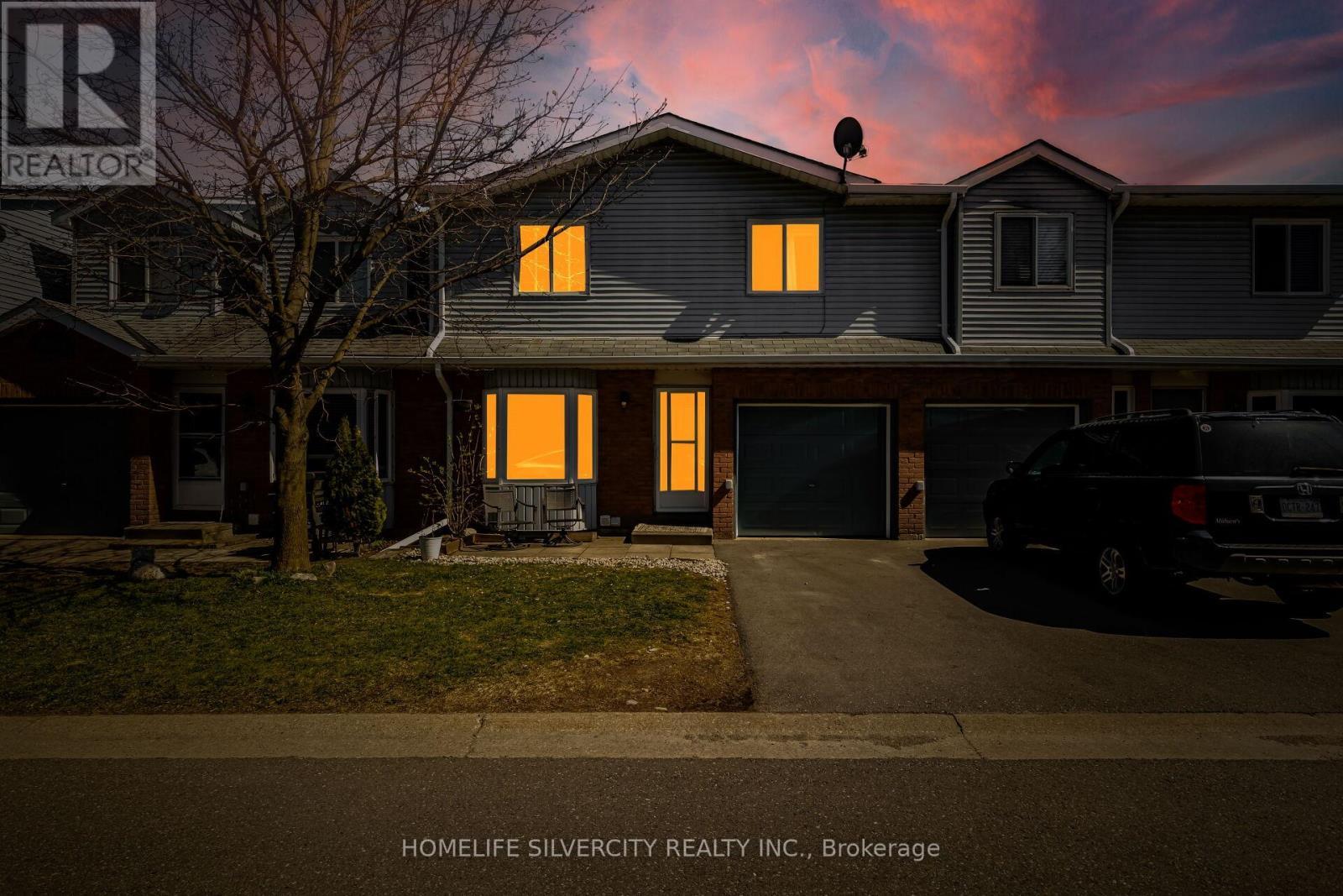 96 - 90 Lawrence Avenue, Orangeville, ON - Outdoor