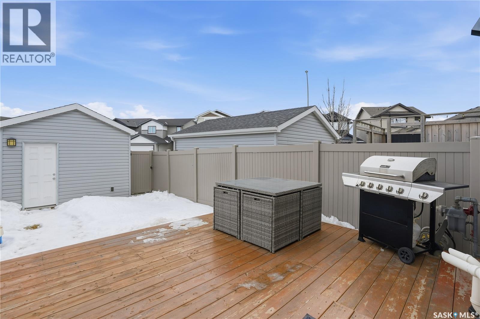 7904 Canola Avenue, Regina, SK - Outdoor With Exterior