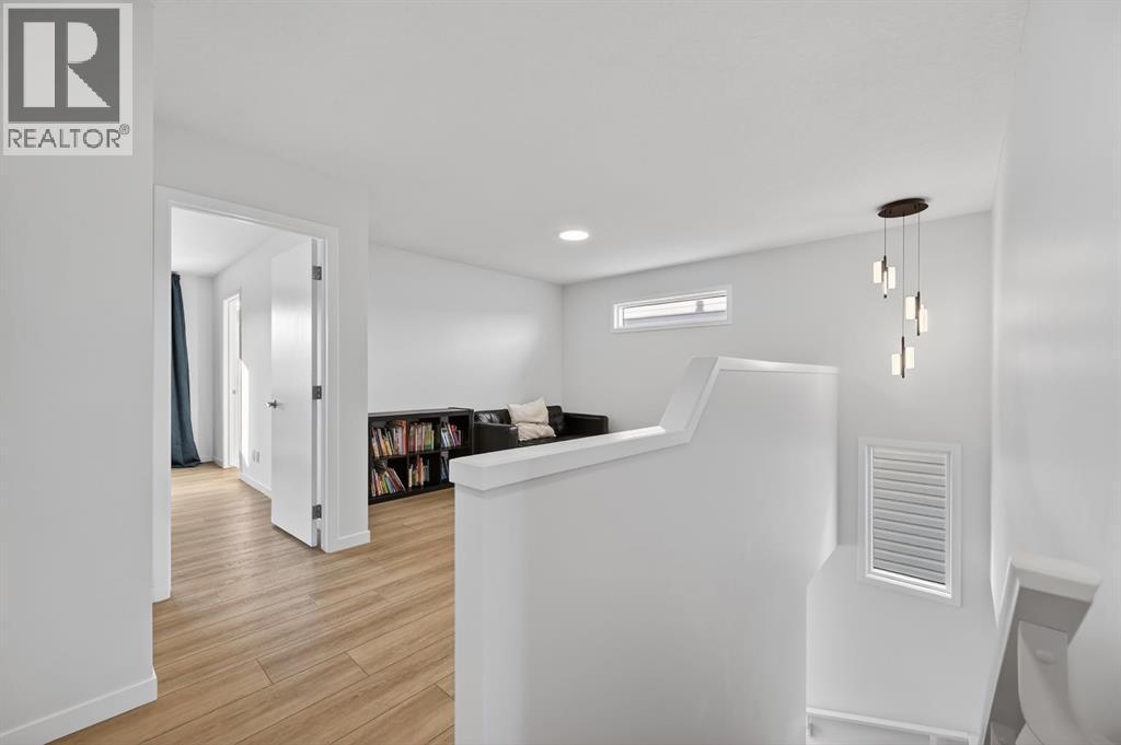 19 Rowley Park Nw, Calgary, AB - Indoor