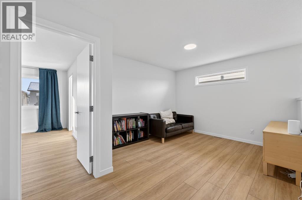 19 Rowley Park Nw, Calgary, AB - Indoor