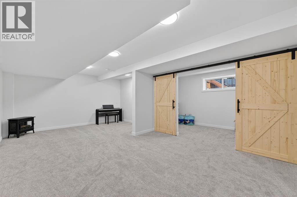 19 Rowley Park Nw, Calgary, AB - Indoor