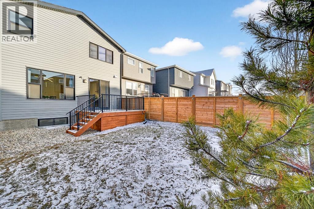 19 Rowley Park Nw, Calgary, AB - Outdoor