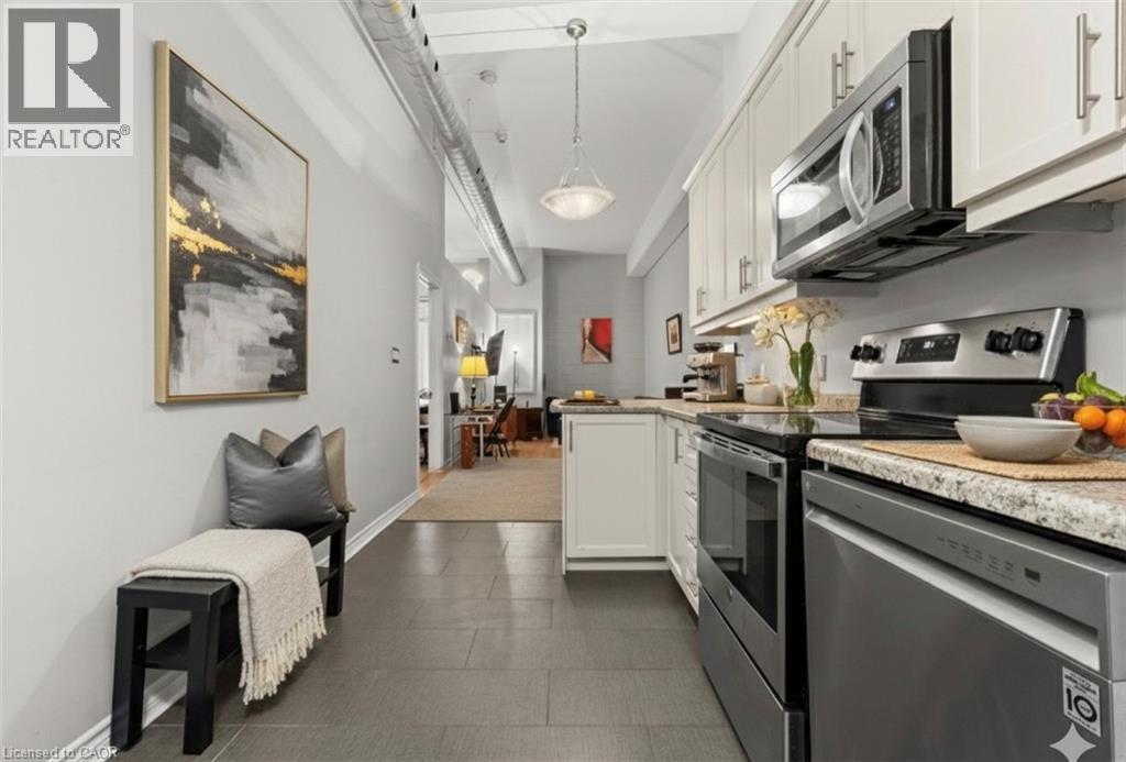 80 King William Street Unit# 212, Hamilton, ON - Indoor Photo Showing Kitchen