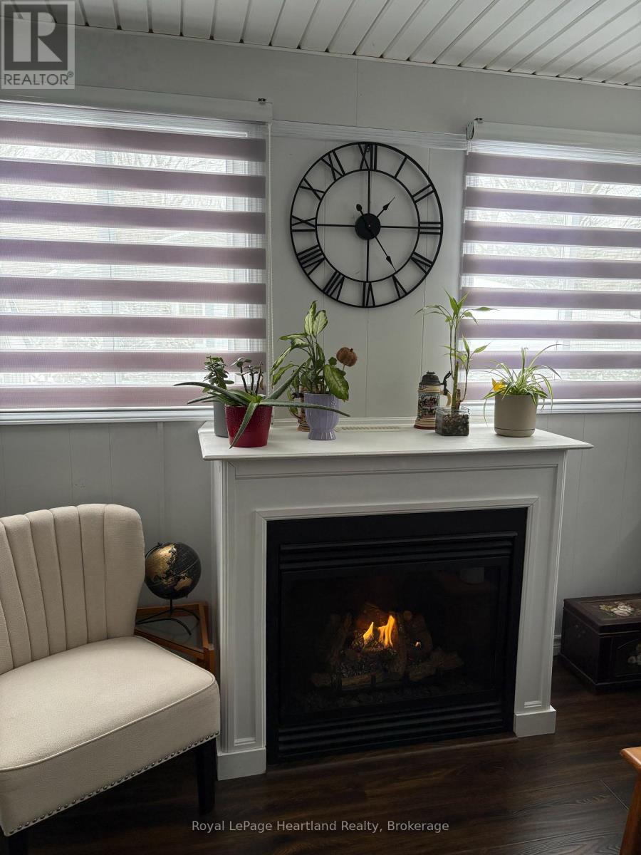 15 Huron Lane, Ashfield-Colborne-Wawanosh (Colborne), ON - Indoor Photo Showing Living Room With Fireplace