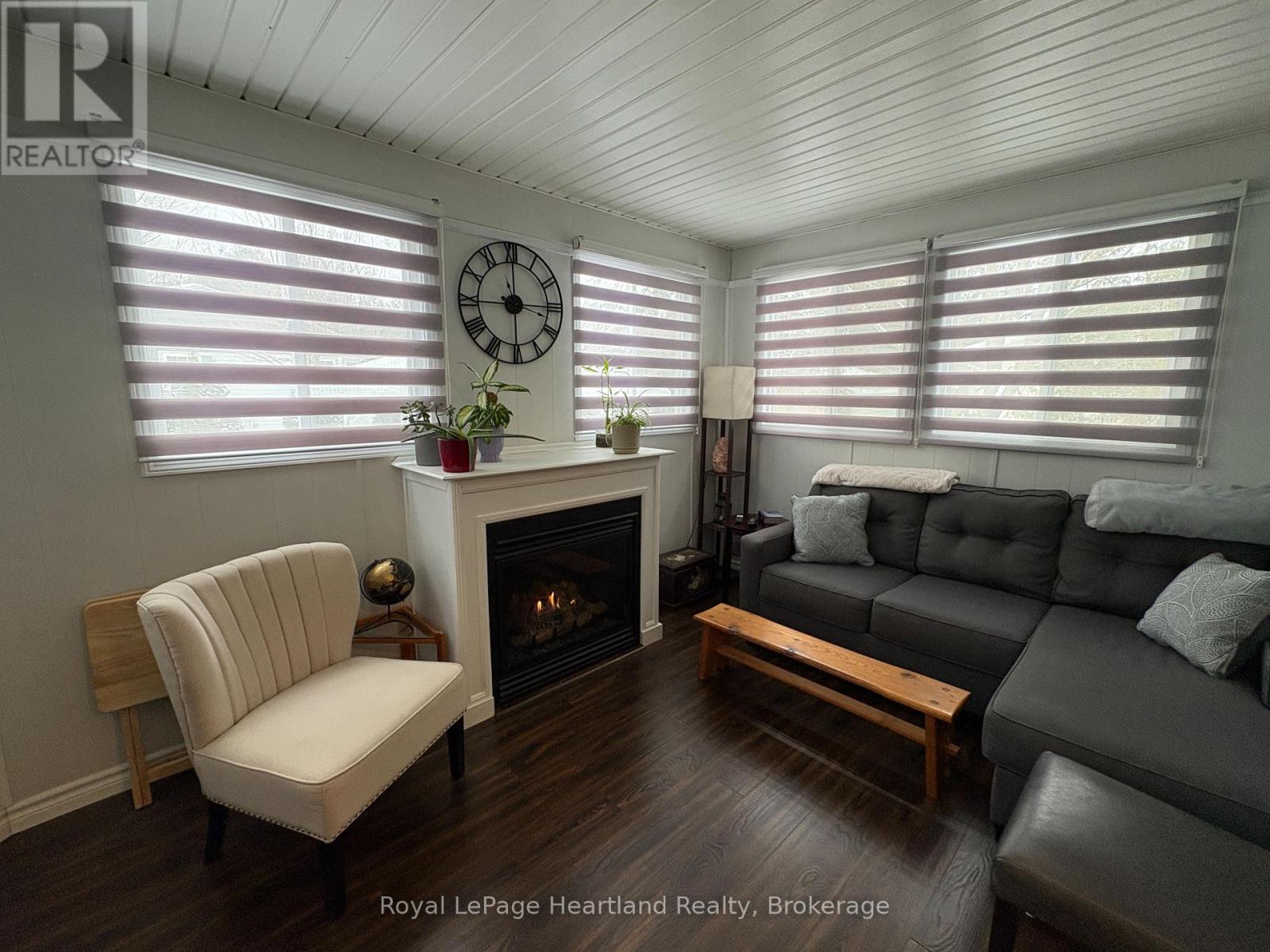 15 Huron Lane, Ashfield-Colborne-Wawanosh (Colborne), ON - Indoor Photo Showing Living Room With Fireplace
