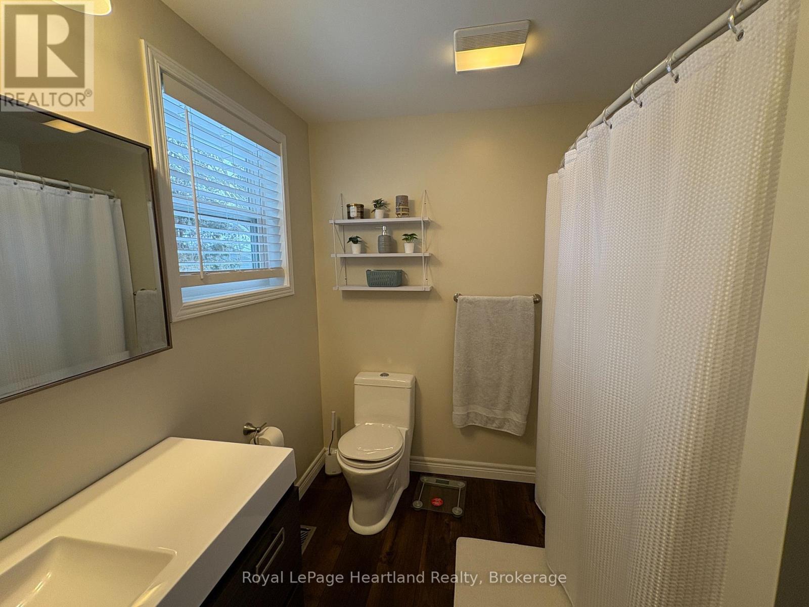 15 Huron Lane, Ashfield-Colborne-Wawanosh (Colborne), ON - Indoor Photo Showing Bathroom