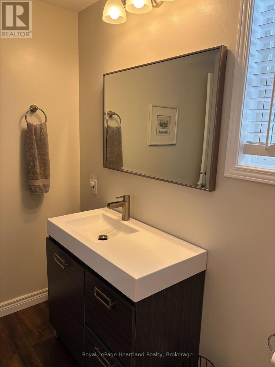 15 Huron Lane, Ashfield-Colborne-Wawanosh (Colborne), ON - Indoor Photo Showing Bathroom