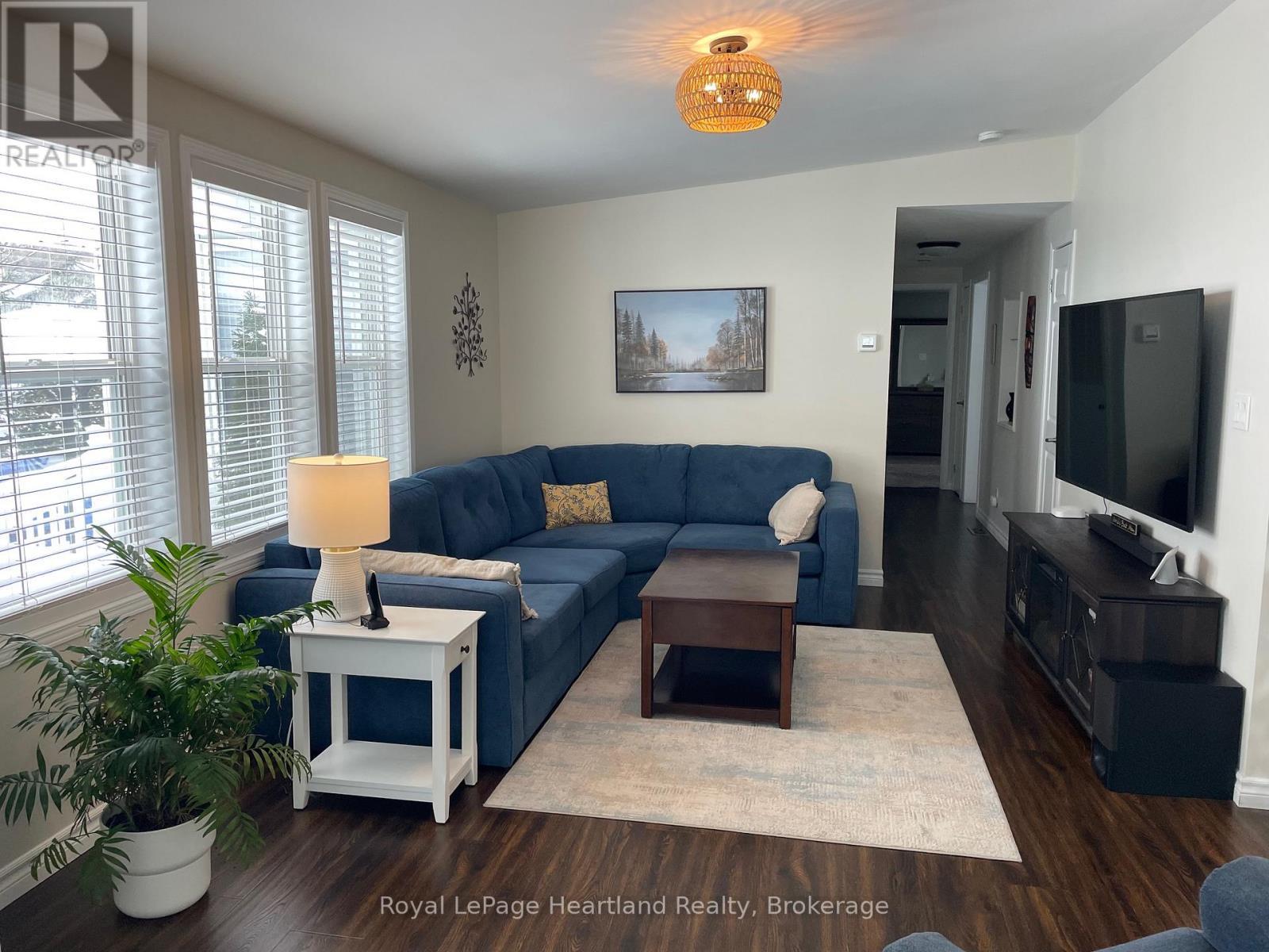 15 Huron Lane, Ashfield-Colborne-Wawanosh (Colborne), ON - Indoor Photo Showing Living Room