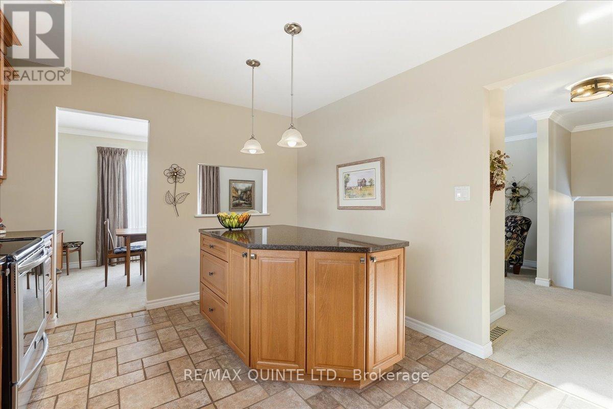 10 Grosvenor Drive, Belleville (Belleville Ward), ON - Indoor Photo Showing Other Room