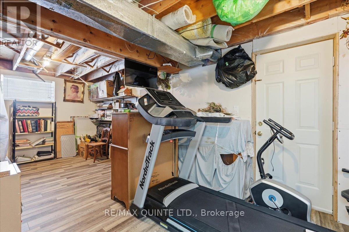 10 Grosvenor Drive, Belleville (Belleville Ward), ON - Indoor Photo Showing Gym Room