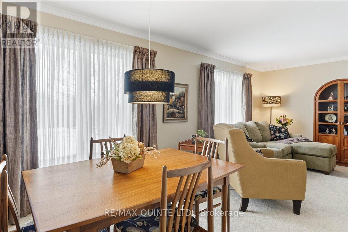 10 Grosvenor Drive, Belleville (Belleville Ward), ON - Indoor