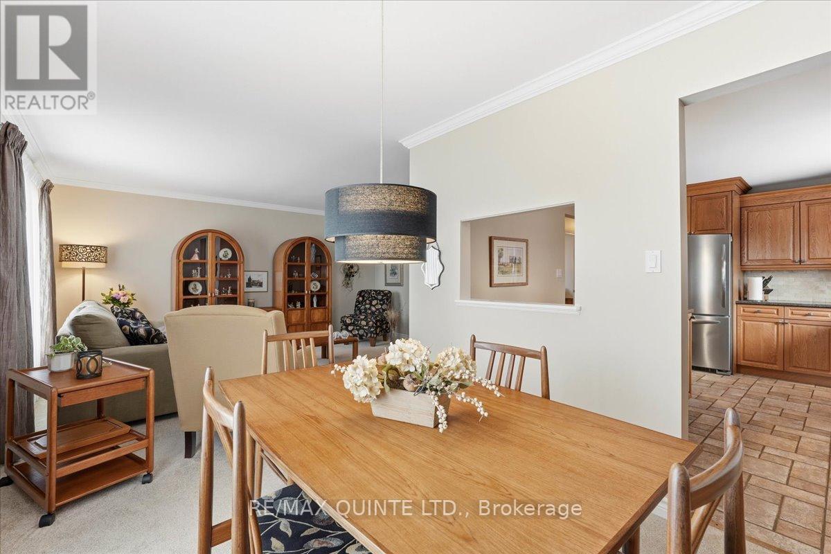 10 Grosvenor Drive, Belleville (Belleville Ward), ON - Indoor Photo Showing Dining Room