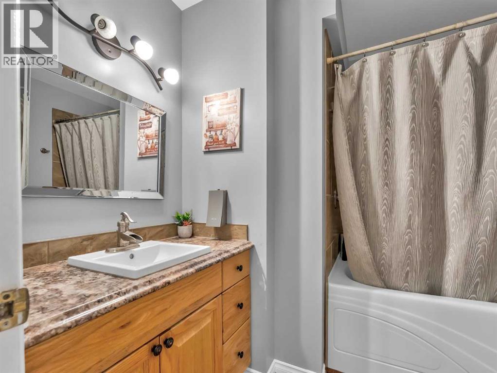 12002 Range Road 65, Rural Cypress County, AB - Indoor Photo Showing Bathroom