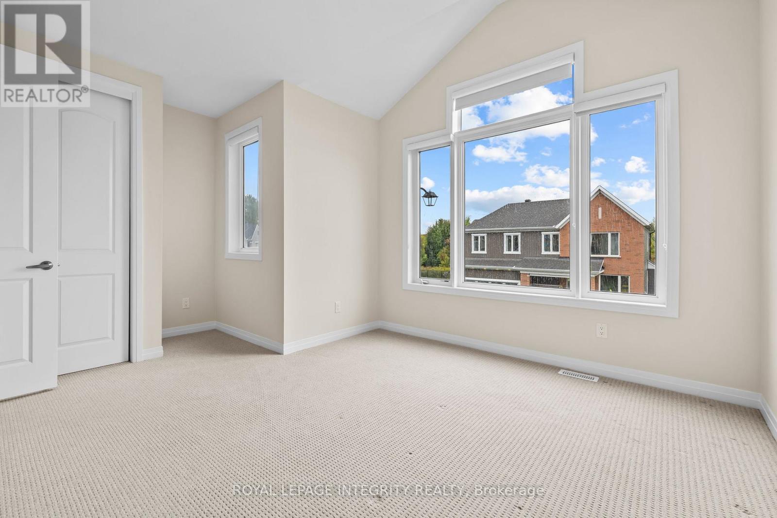 807 Mercier Crescent, Ottawa, ON - Indoor Photo Showing Other Room