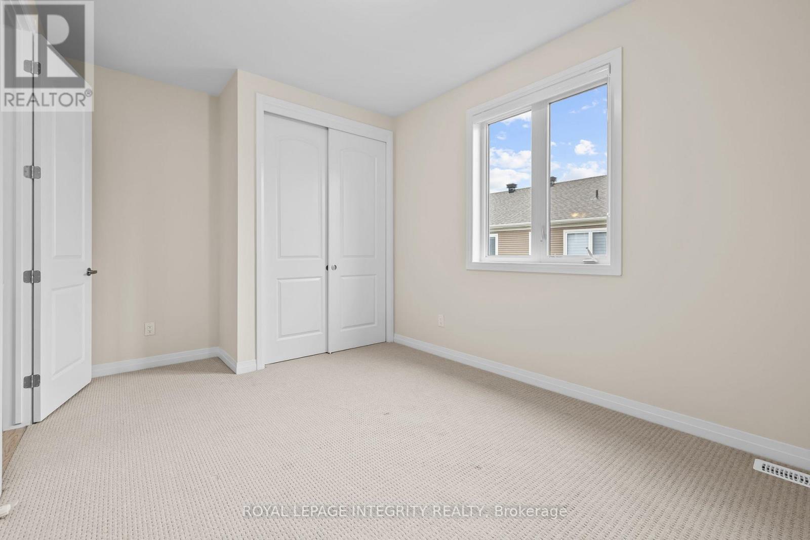 807 Mercier Crescent, Ottawa, ON - Indoor Photo Showing Other Room