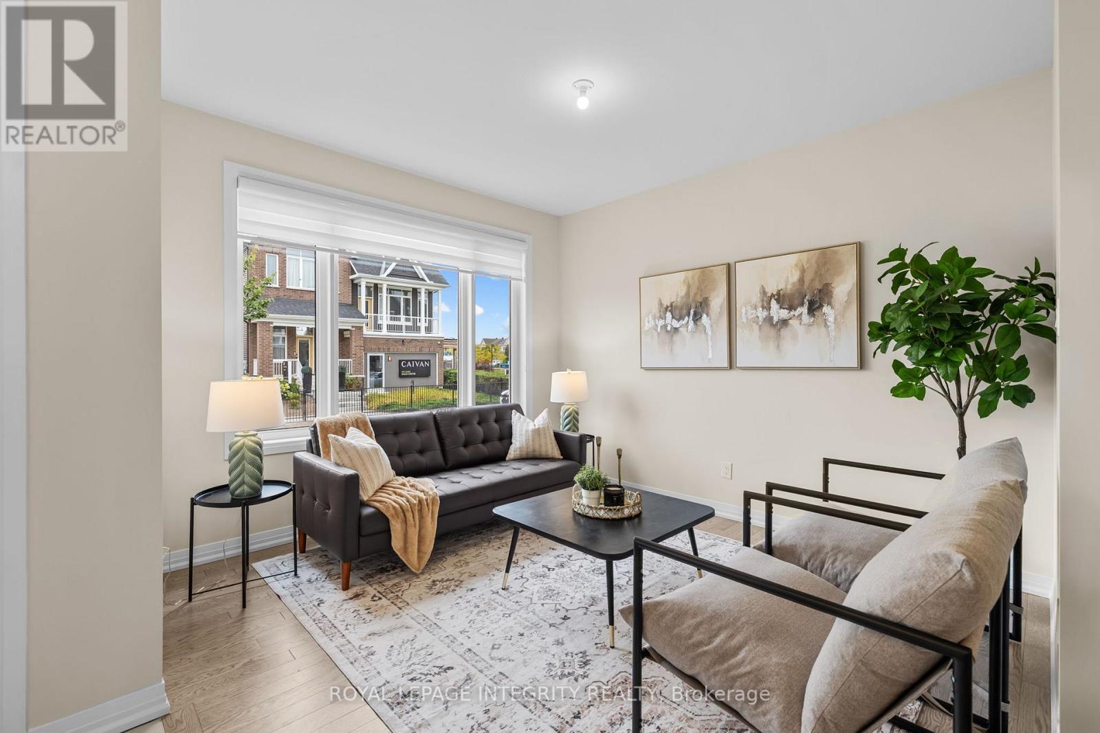 807 Mercier Crescent, Ottawa, ON - Indoor Photo Showing Living Room