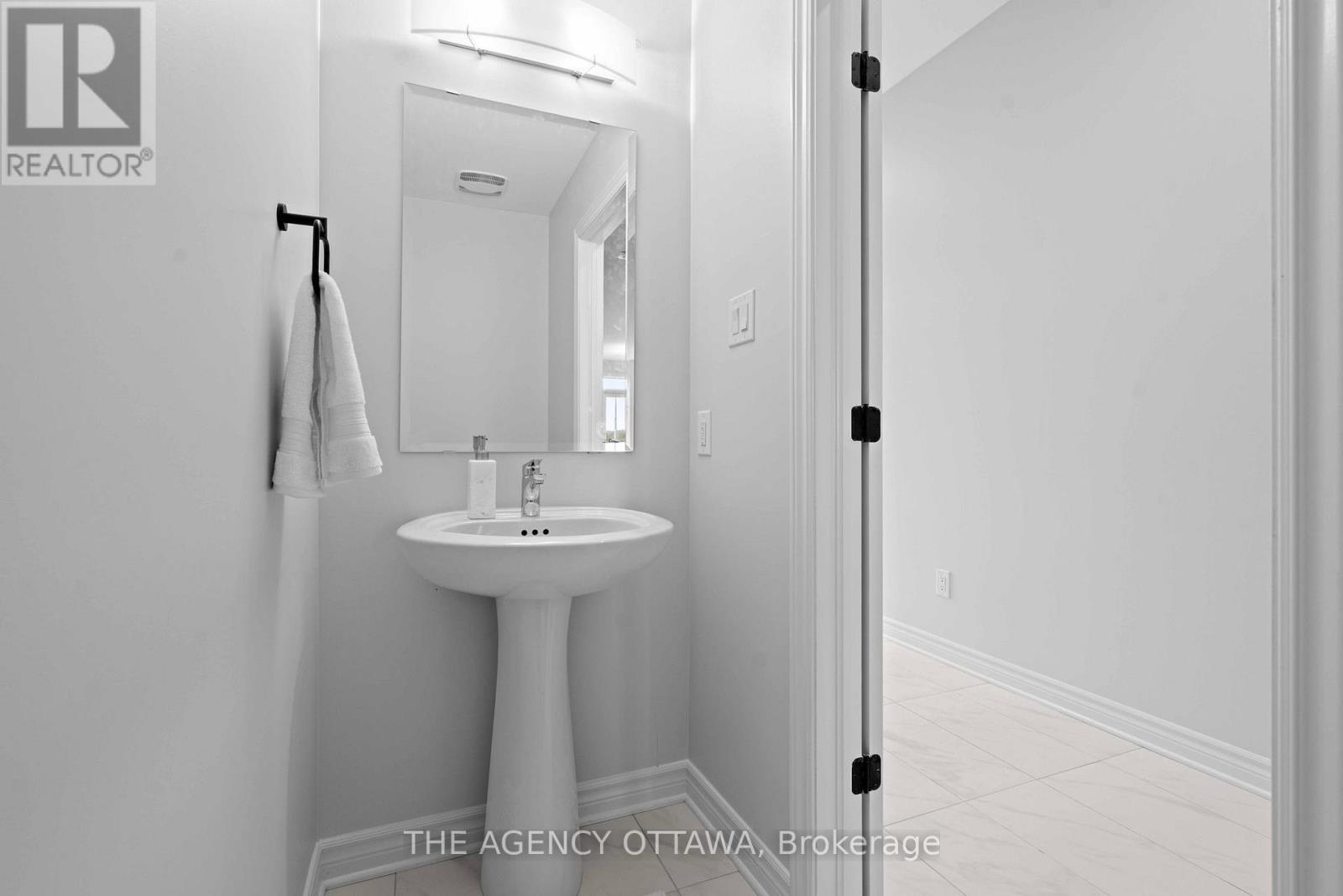 1150 Cope Drive, Ottawa, ON - Indoor Photo Showing Bathroom