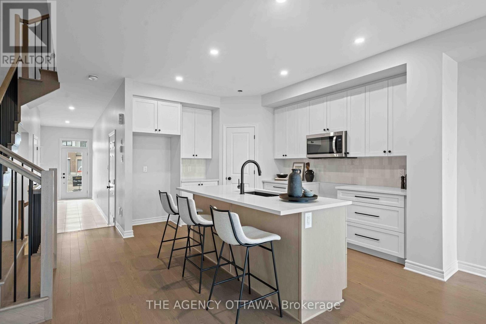 1150 Cope Drive, Ottawa, ON - Indoor Photo Showing Kitchen With Upgraded Kitchen