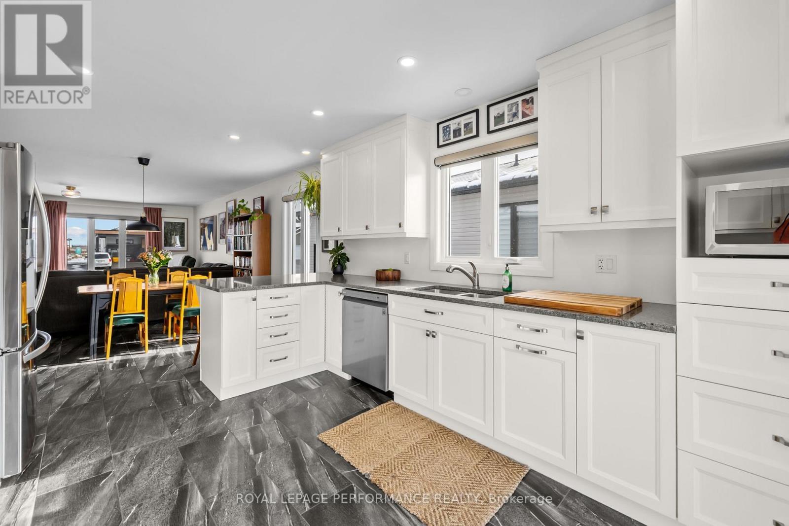 52 Adam Street, The Nation, ON - Indoor Photo Showing Kitchen With Double Sink