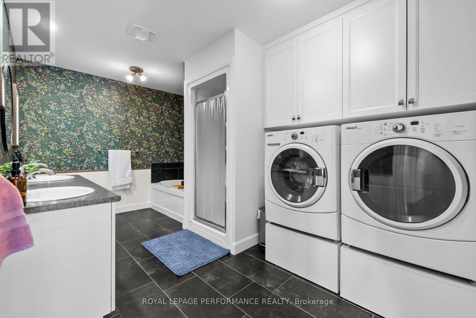 52 Adam Street, The Nation, ON - Indoor Photo Showing Laundry Room
