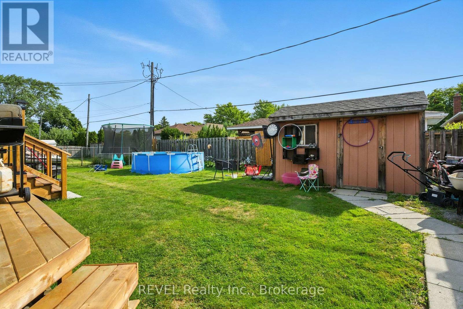 46 Collier Road S, Thorold (Thorold Downtown), ON - Outdoor With Above Ground Pool