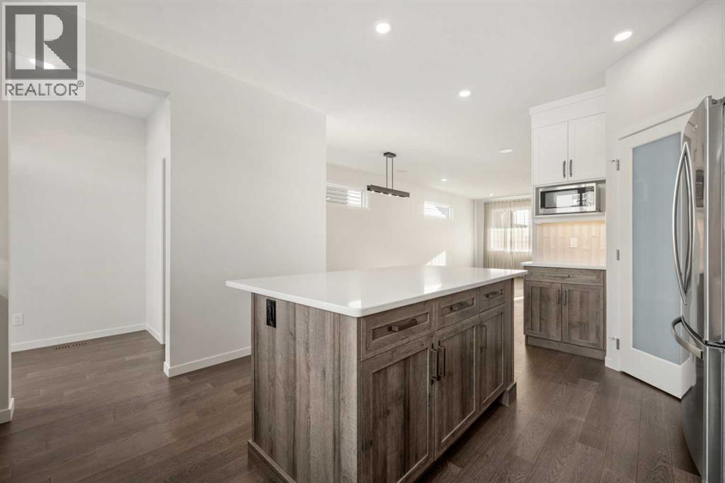 110 Wolf Creek Rise Se, Calgary, AB - Indoor Photo Showing Kitchen