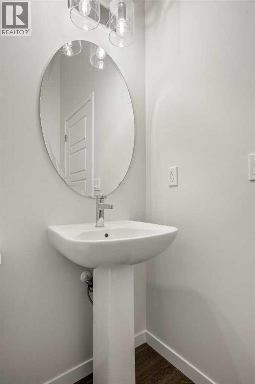 110 Wolf Creek Rise Se, Calgary, AB - Indoor Photo Showing Bathroom