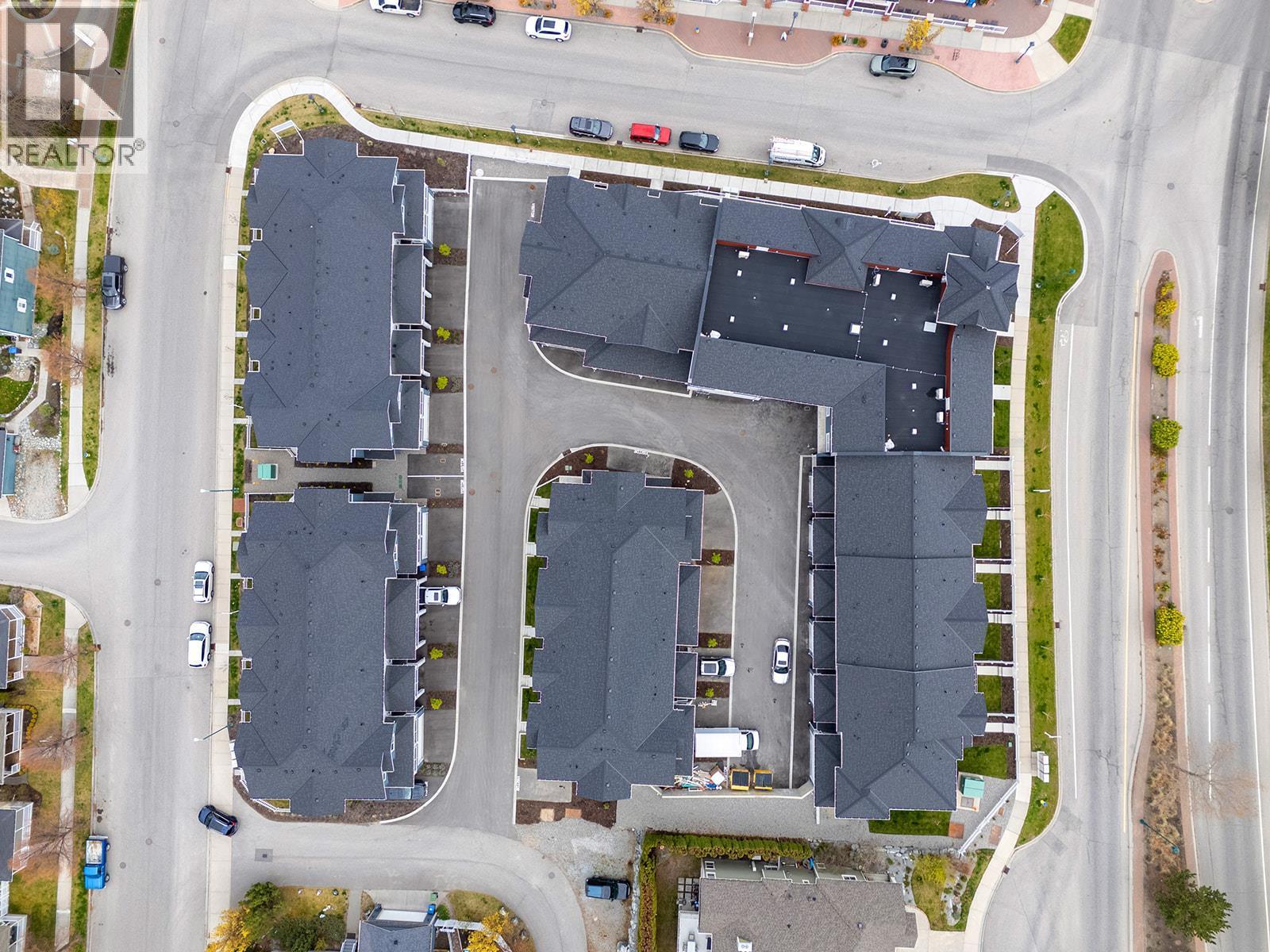 Community - 5300 Main Street Unit# 103, Kelowna, BC - With View