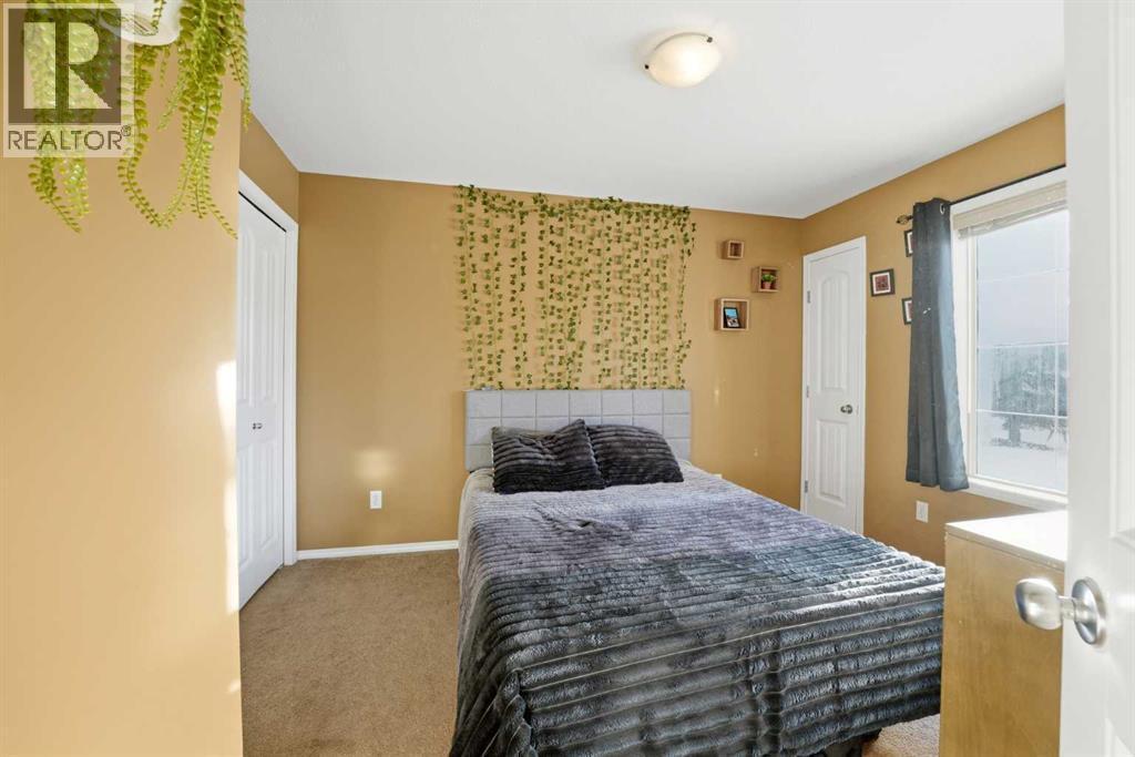 1216, 31 Jamieson Avenue, Red Deer, AB - Indoor Photo Showing Bedroom