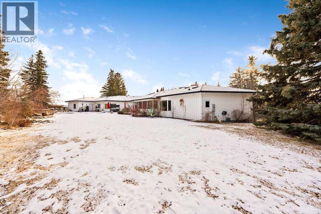 187 Slopeview Drive Sw, Calgary, AB - Outdoor