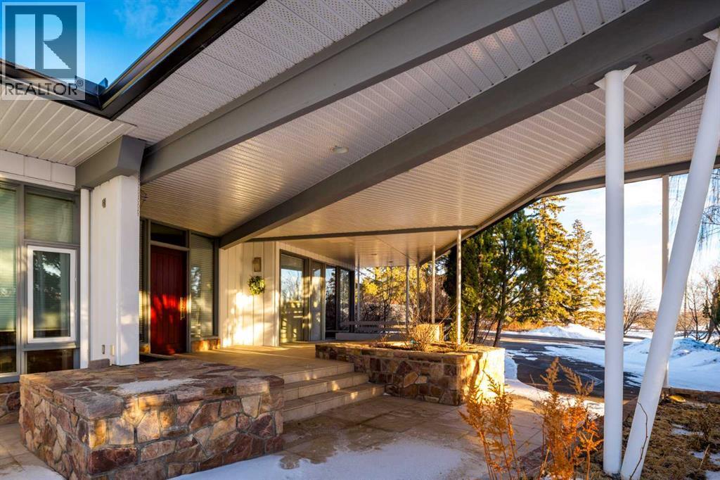 187 Slopeview Drive Sw, Calgary, AB - Outdoor