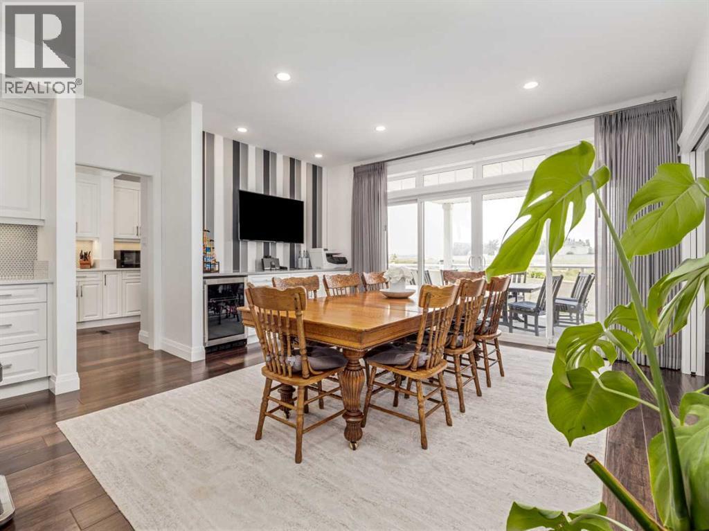245 Prairie Rose Place S, Lethbridge, AB - Indoor Photo Showing Dining Room