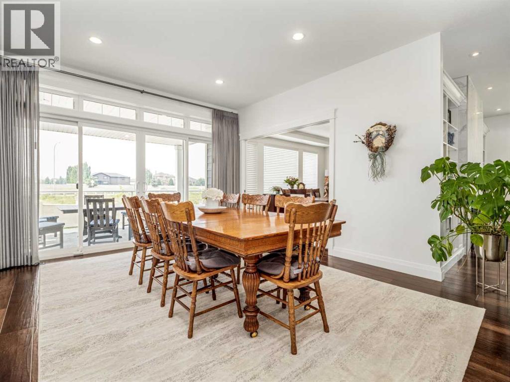 245 Prairie Rose Place S, Lethbridge, AB - Indoor Photo Showing Dining Room