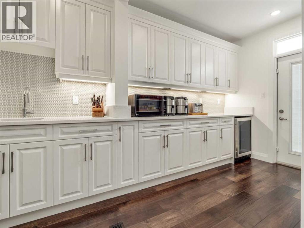 245 Prairie Rose Place S, Lethbridge, AB - Indoor Photo Showing Kitchen