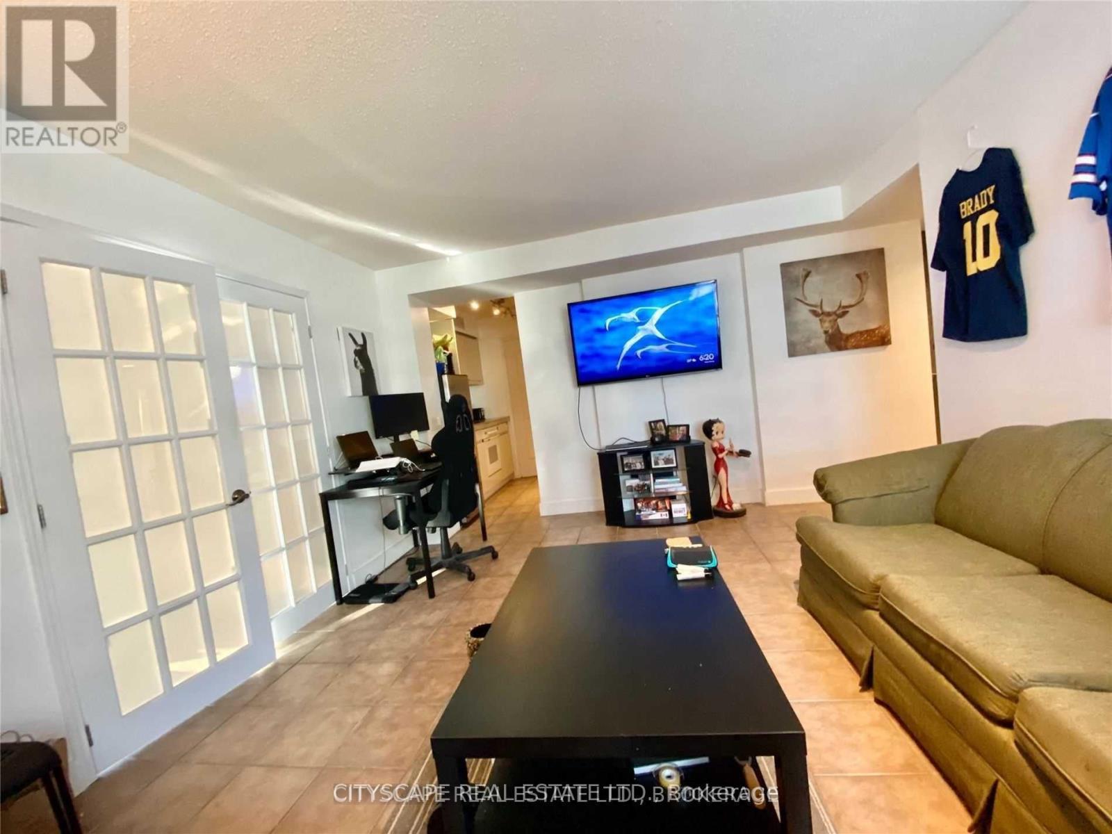 2005 - 50 Lombard Street, Toronto, ON - Indoor