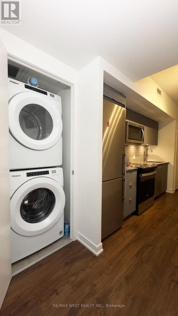 630 - 500 Wilson Avenue, Toronto, ON - Indoor Photo Showing Laundry Room