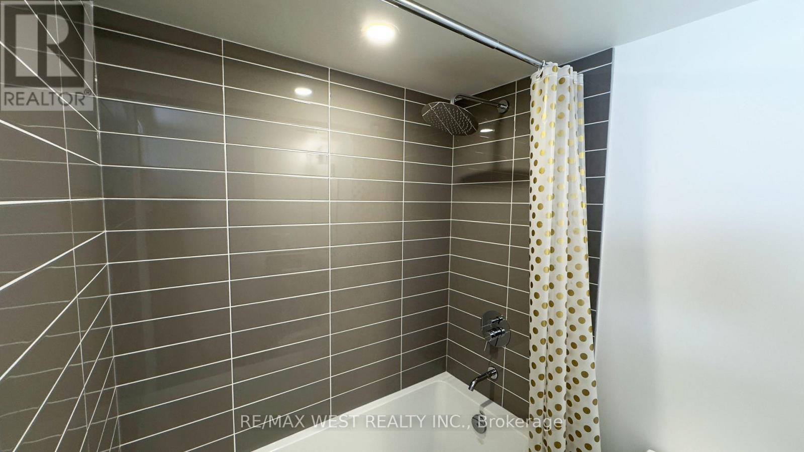 630 - 500 Wilson Avenue, Toronto, ON - Indoor With Storage