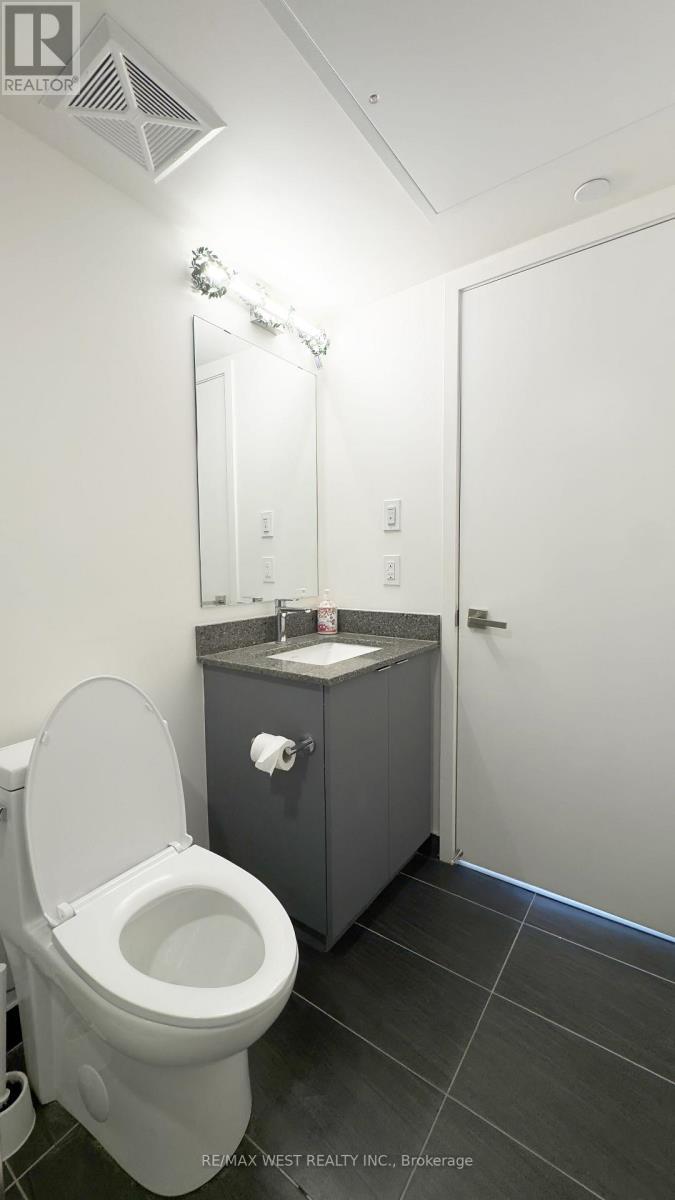 630 - 500 Wilson Avenue, Toronto, ON - Indoor Photo Showing Bathroom