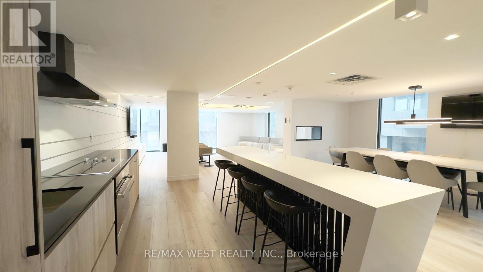 630 - 500 Wilson Avenue, Toronto, ON - Indoor Photo Showing Other Room