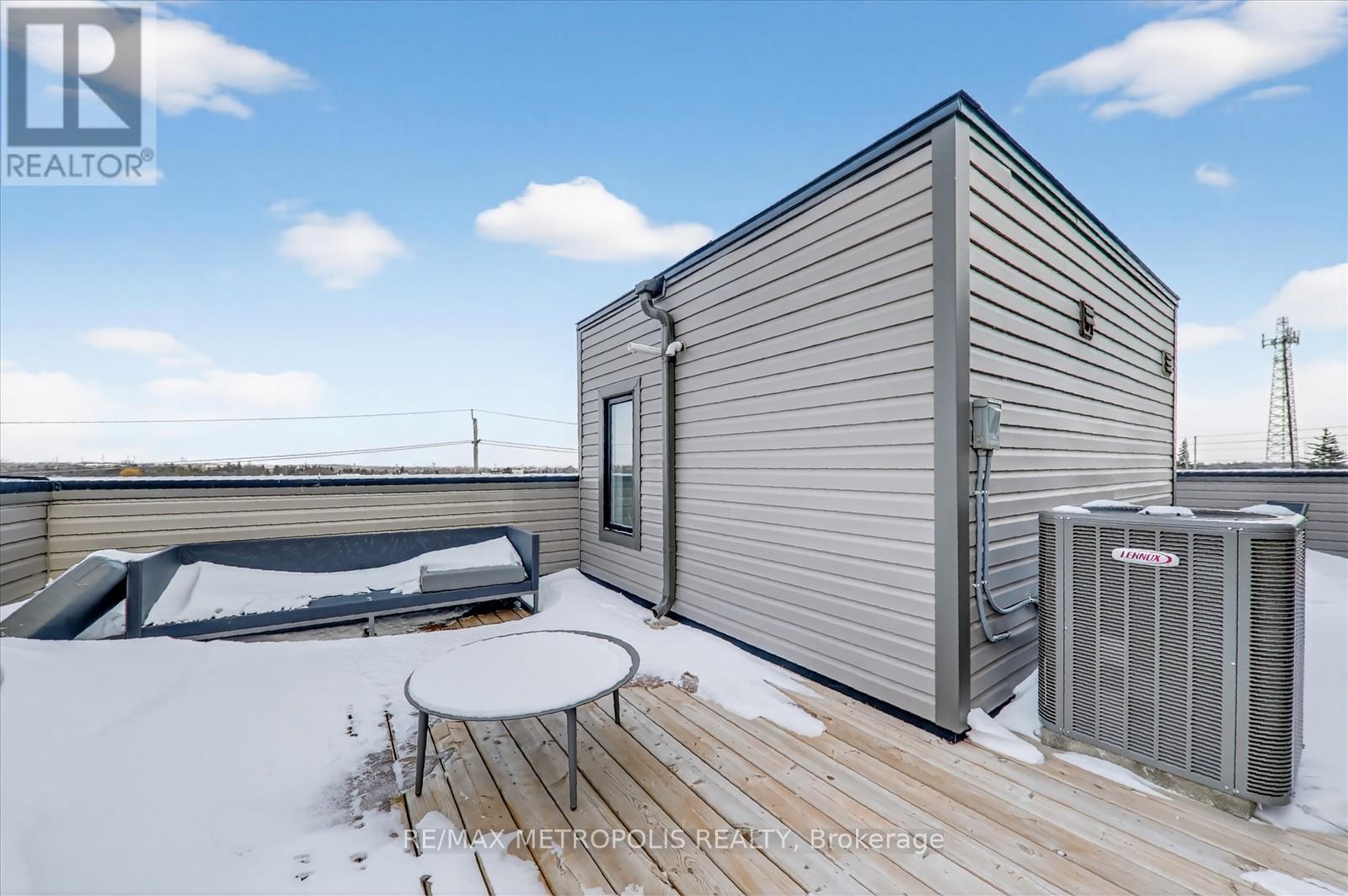 301 - 1865 Pickering Parkway, Pickering, ON - Outdoor