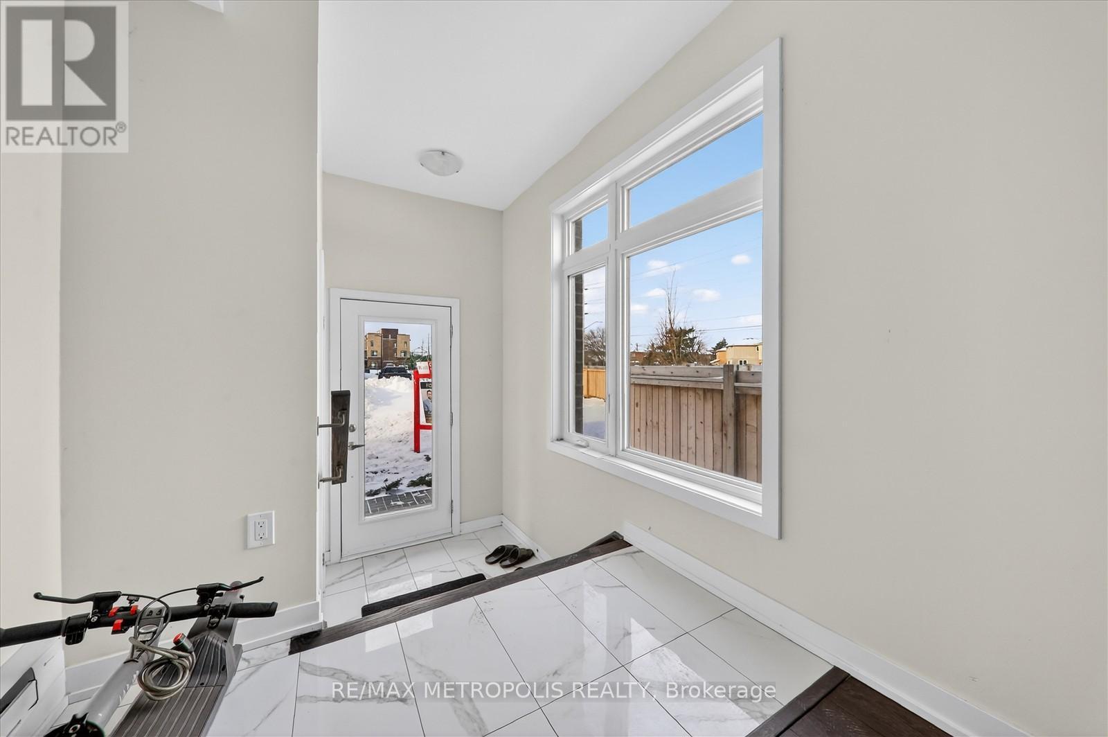 301 - 1865 Pickering Parkway, Pickering, ON - Indoor Photo Showing Other Room