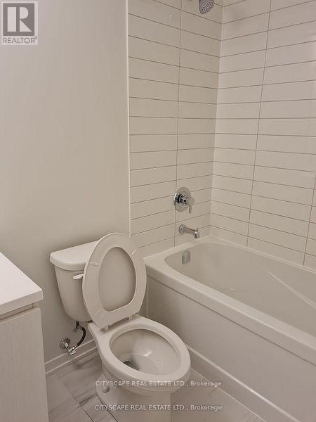 23 - 11 Honeycrisp Crescent, Vaughan, ON - Indoor Photo Showing Bathroom