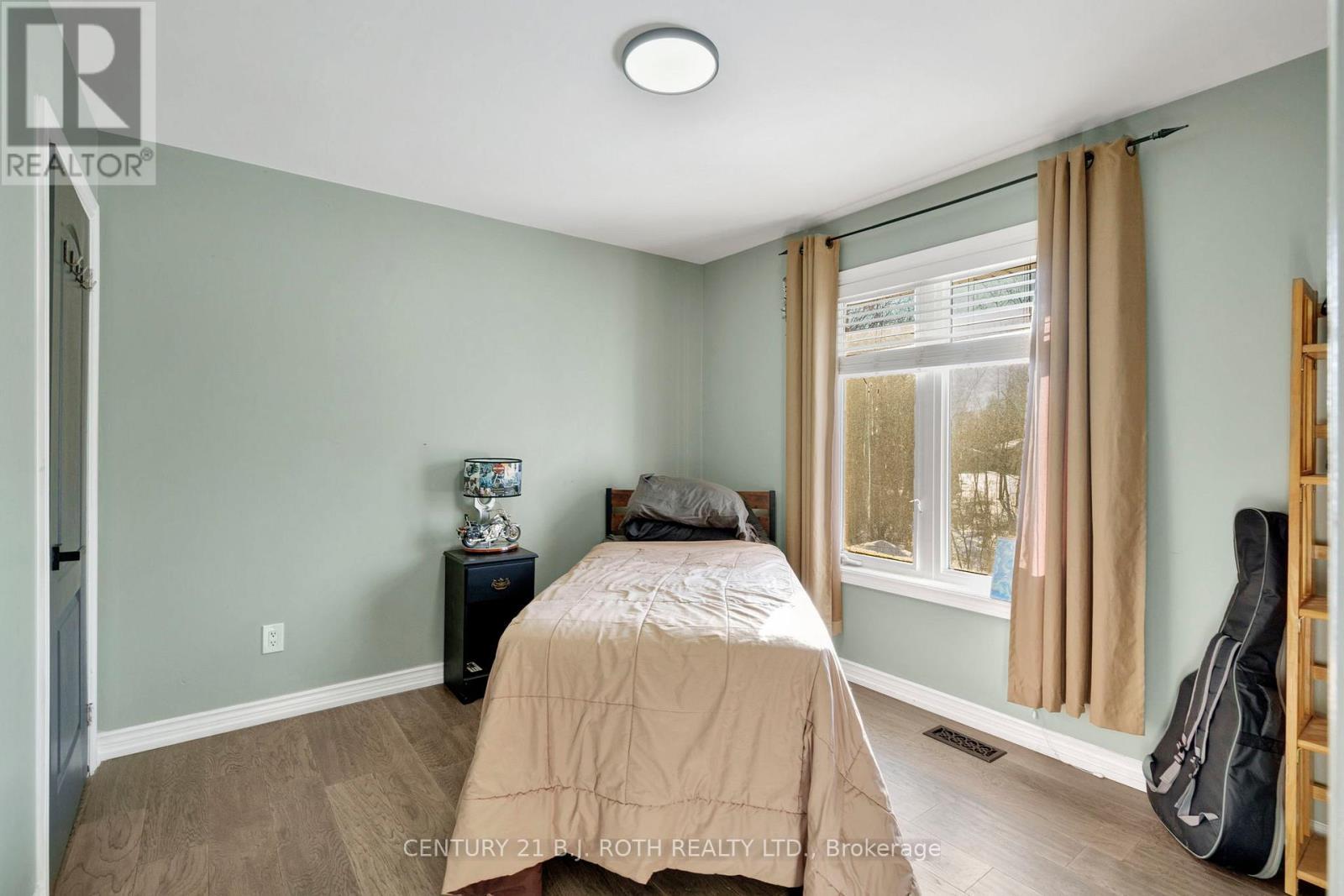 10 Brian Crescent, Adjala-Tosorontio, ON - Indoor Photo Showing Bedroom