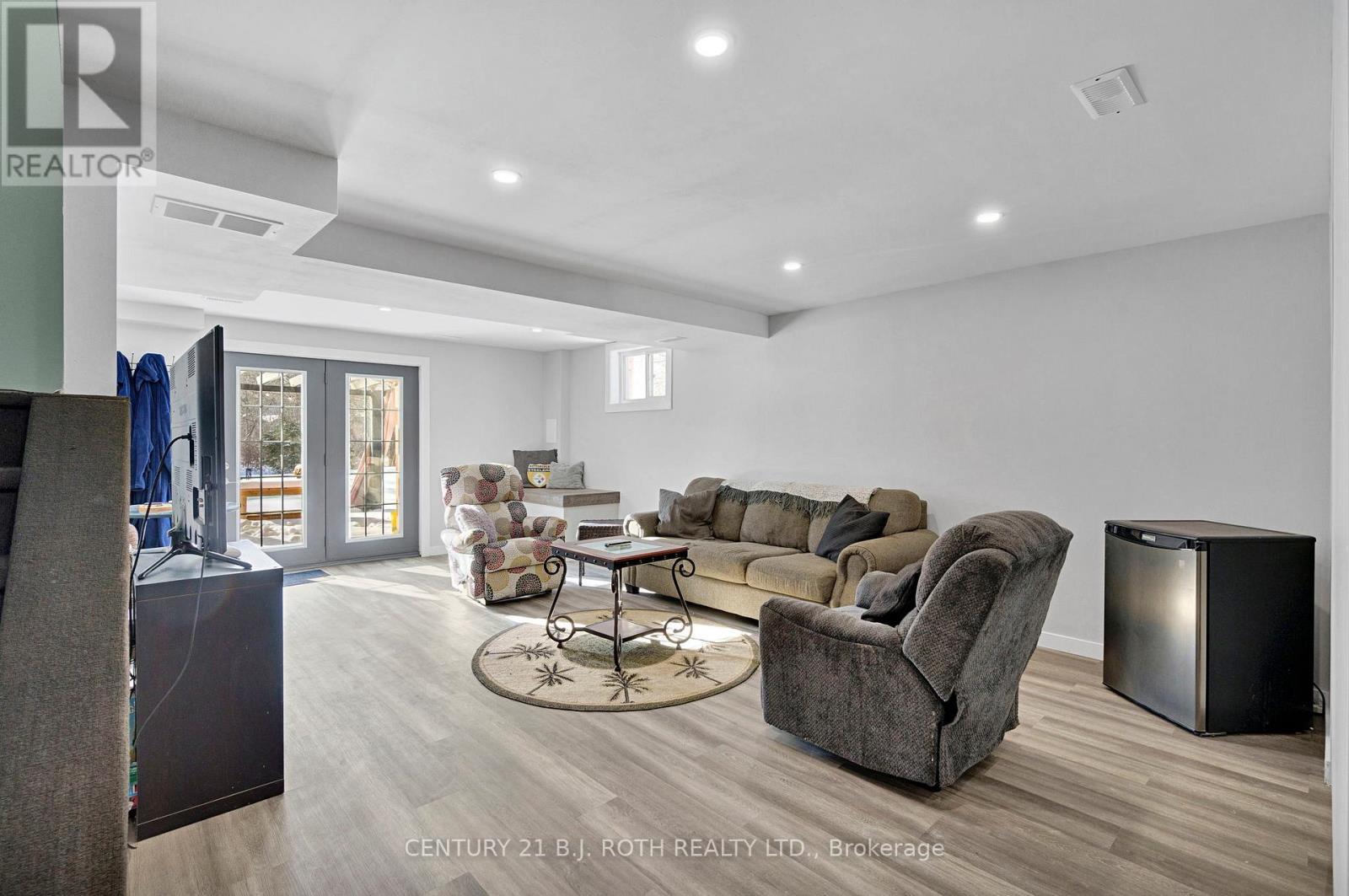 10 Brian Crescent, Adjala-Tosorontio, ON - Indoor