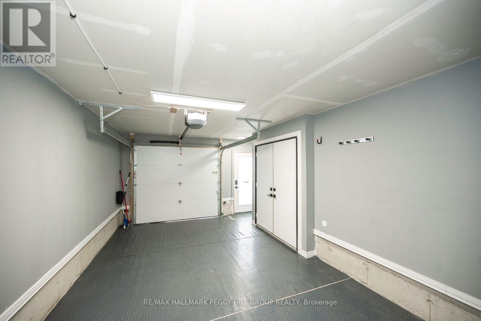 99 Fairlane Avenue, Barrie, ON - Indoor Photo Showing Garage