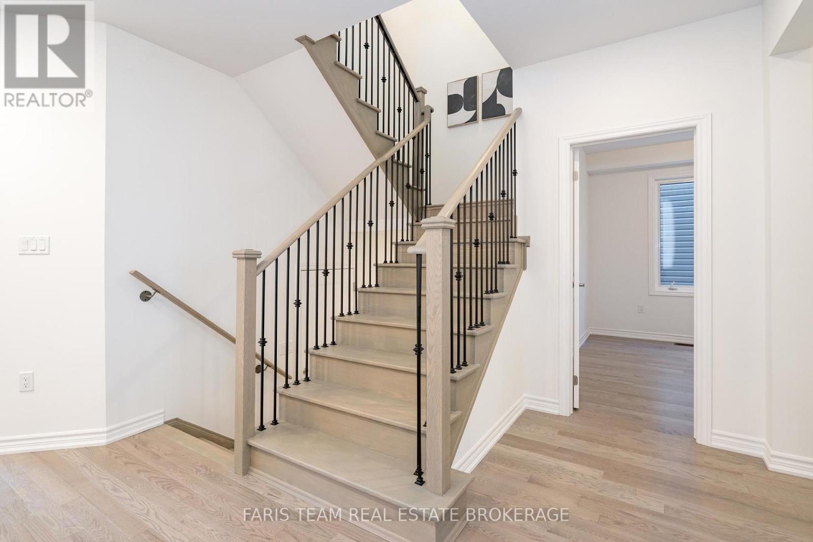 89 Berkely Street, Wasaga Beach, ON - Indoor Photo Showing Other Room