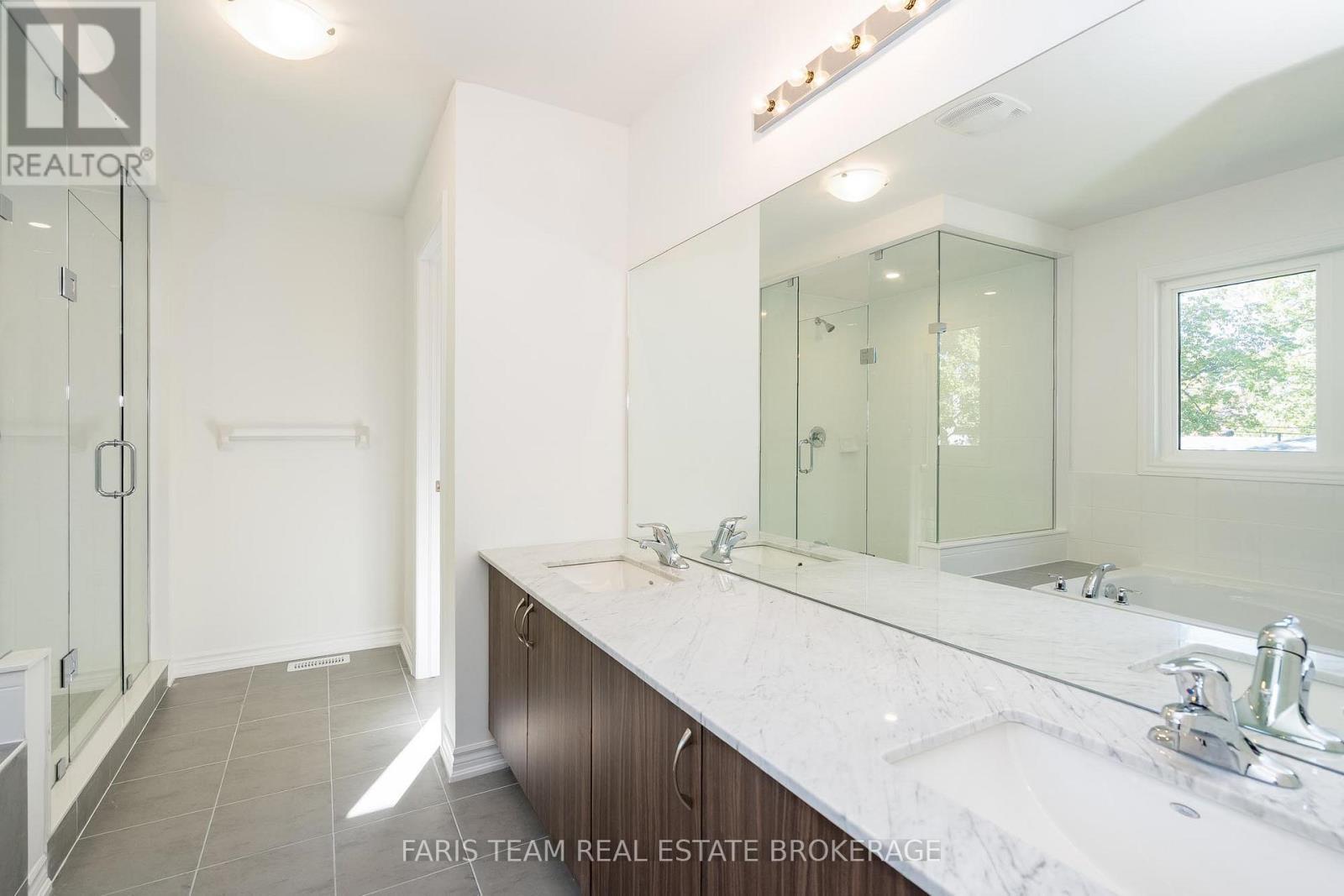 89 Berkely Street, Wasaga Beach, ON - Indoor Photo Showing Bathroom