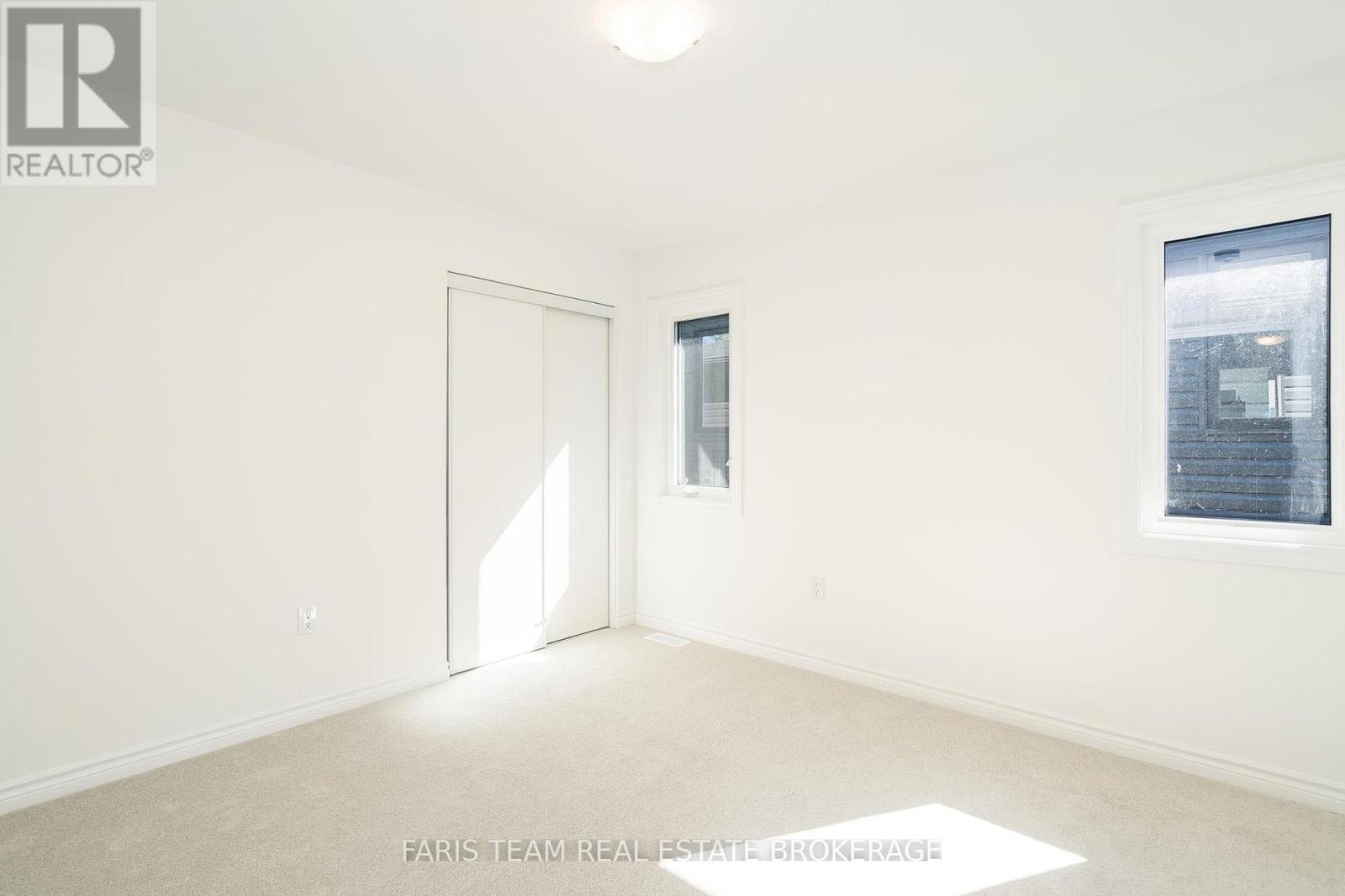 89 Berkely Street, Wasaga Beach, ON - Indoor Photo Showing Other Room
